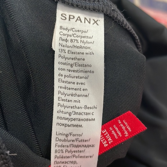 SPANX shiny black faux leather look leggings small - Picture 8 of 8